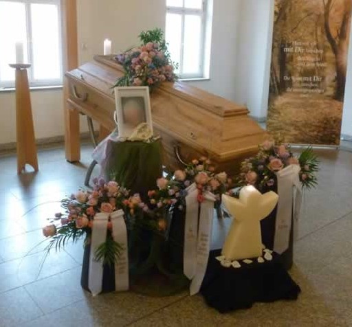 Sargbeispiel Nr. 2 Sargbeispiel Nr. 2